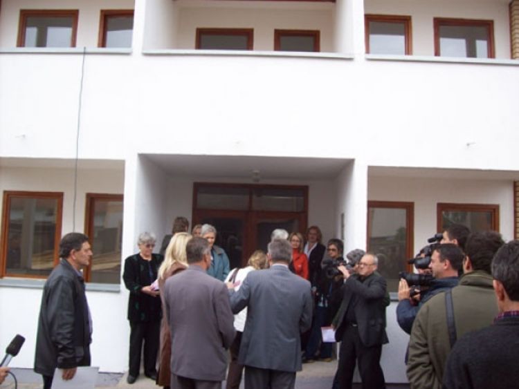 Stanovi za 12 porodica