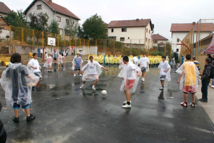 Učenici konačno dobili igralište