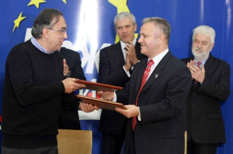 Zastava u zagrljaju FIAT-a