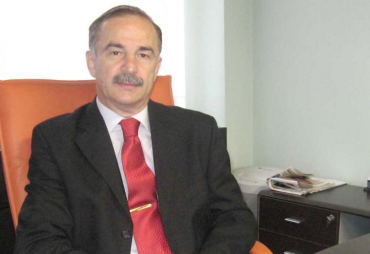 Mehmed Agović ne napušta kabinet