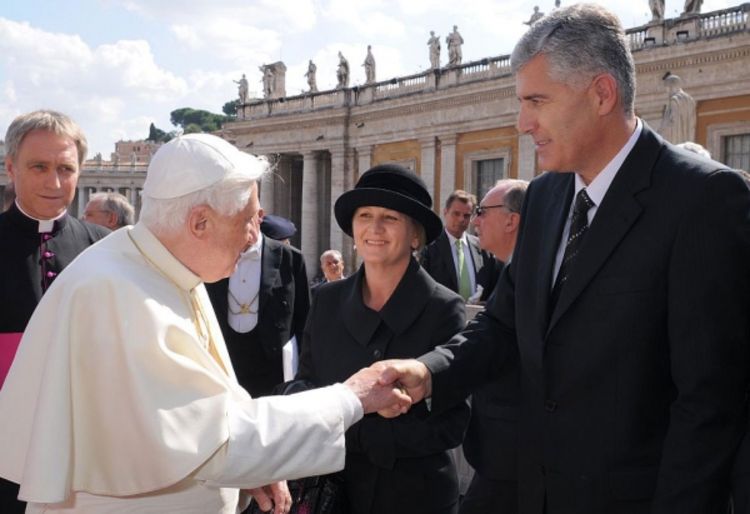 Čović sa papom o ustavnim promjenama