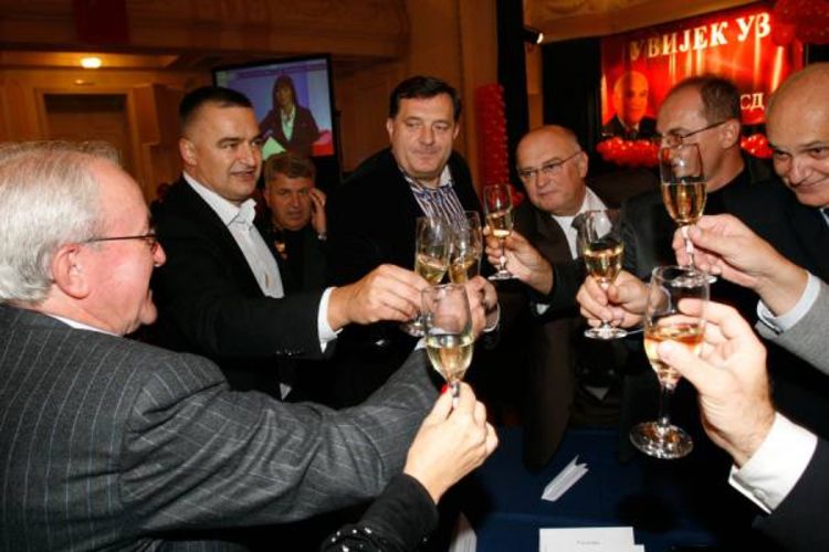 Najveći rast SNSD, krah Stranke za BiH
