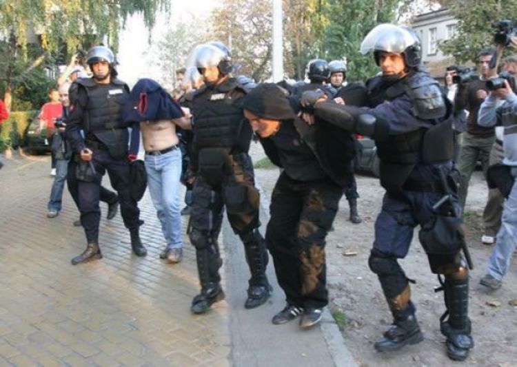 MUP zabranio skupove i desničara i antifašista
