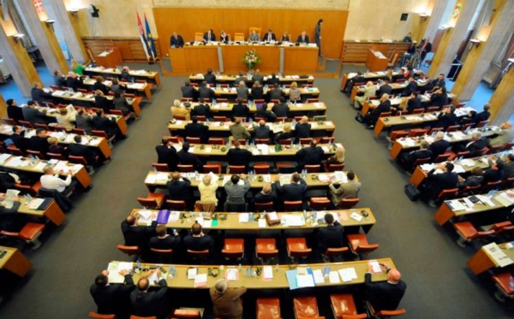 Statut podijelio Srbiju