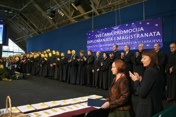 Uručeno više od 7.000 diploma