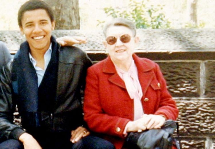Obama prekida kampanju zbog bake