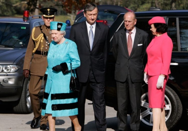 Britanska kraljica izgubila 70 miliona dolara