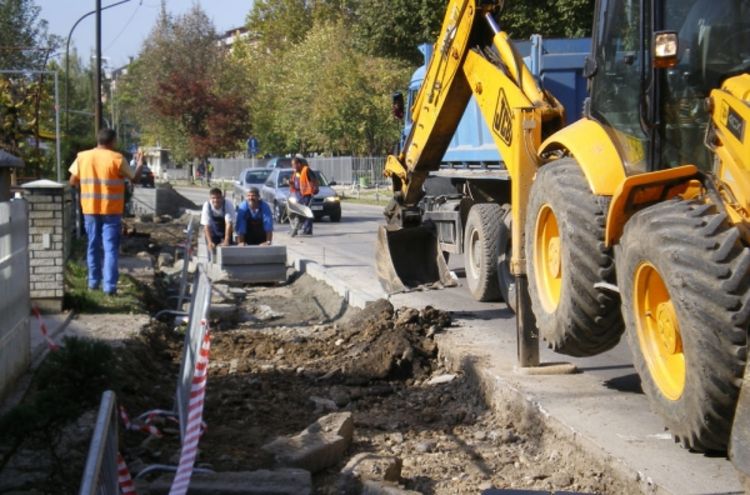 Novi trotoar u Ulici Trive Amelice