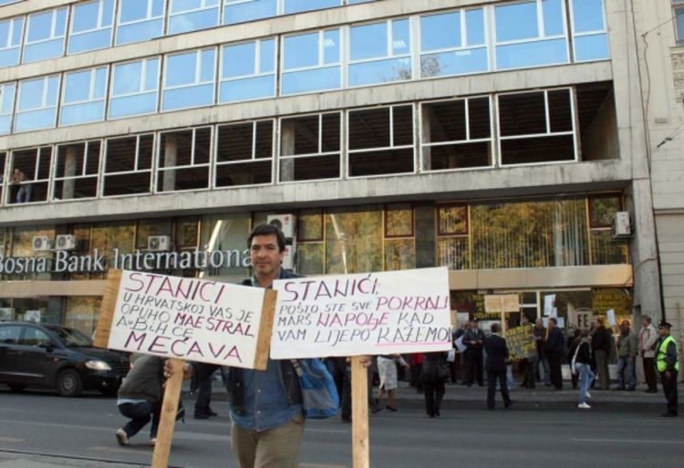 Traže redovnu isplatu plata