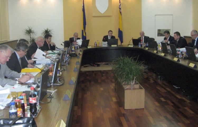 Stranke ne daju svoje ministre