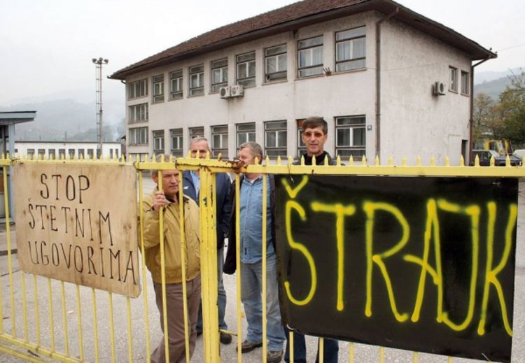 Blokirali ulaze u skladišta