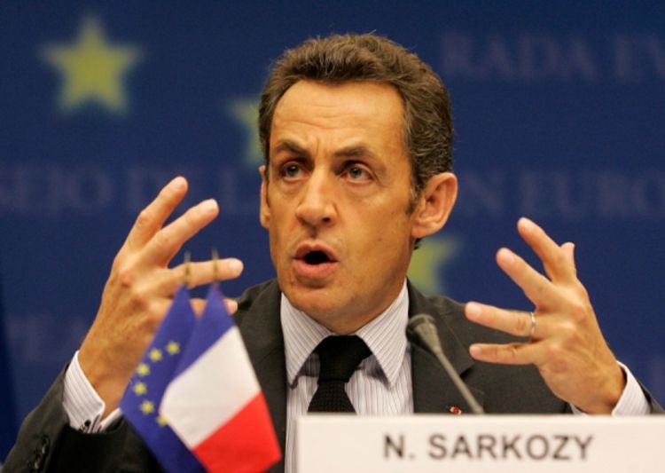 Sarkozi za povećanje kriznog fonda