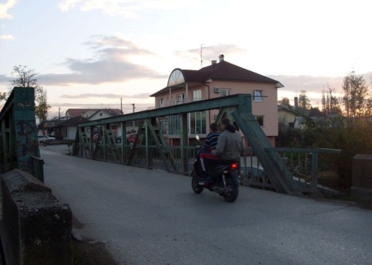 Pruga zaustavlja saobraćaj