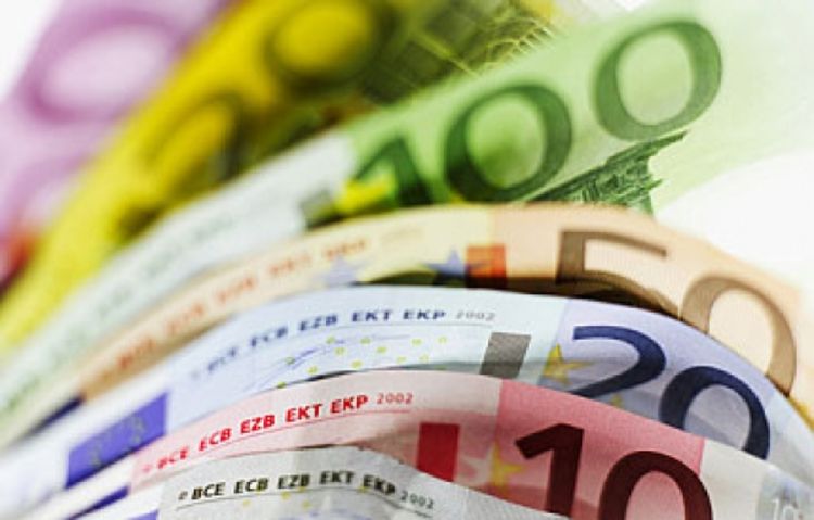 Građani iz banaka podigli 500 miliona KM
