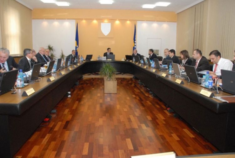 Para samo za plate i socijalne kategorije