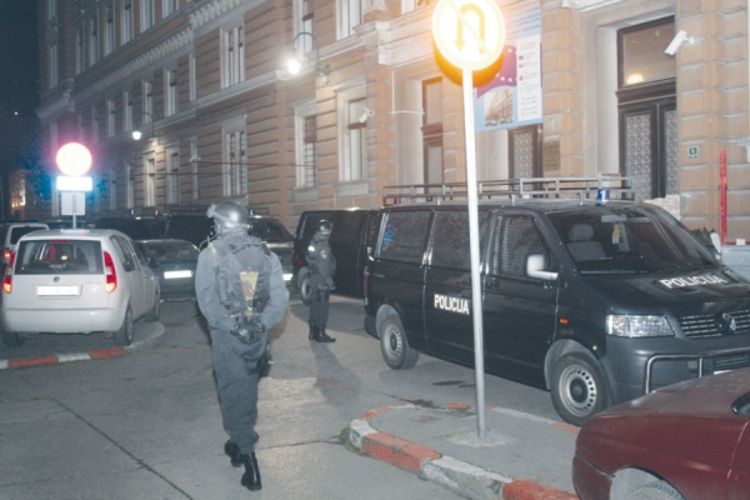 Prijetili svjedocima i policiji