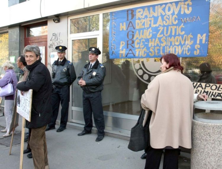Radnici Feroelektra Blokirali upravnu zgradu