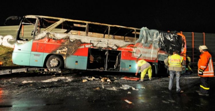 U zapaljenom autobusu 20 mrtvih