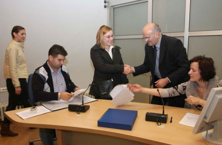 Stažiranje za 102 zdravstvena radnika
