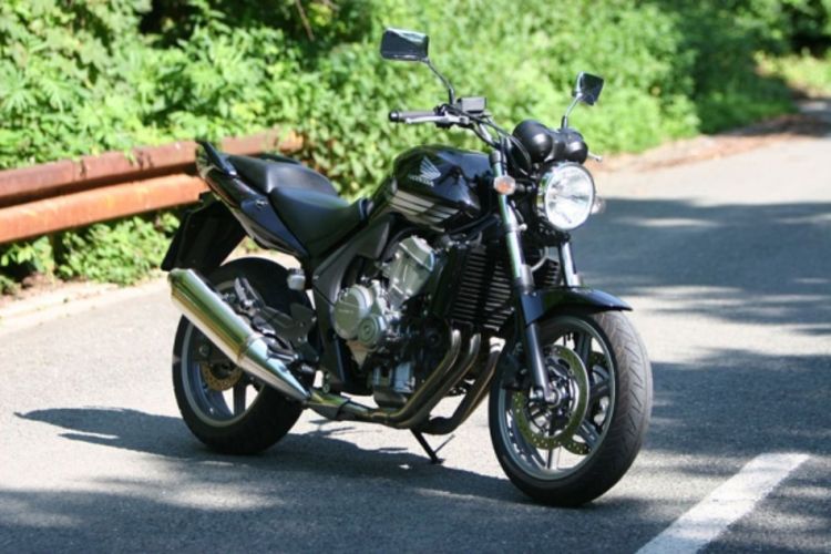 Honda CBF 600 N: Vozilo za početnike koje ne izaziva veliku pažnju
