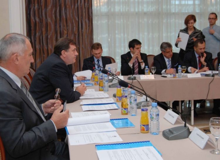 Dodik: Opasnost leži u lošoj strukturi privrede RS