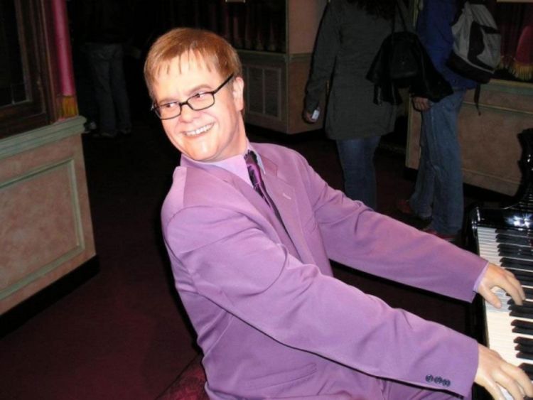 Elton Džon podnio ostavku