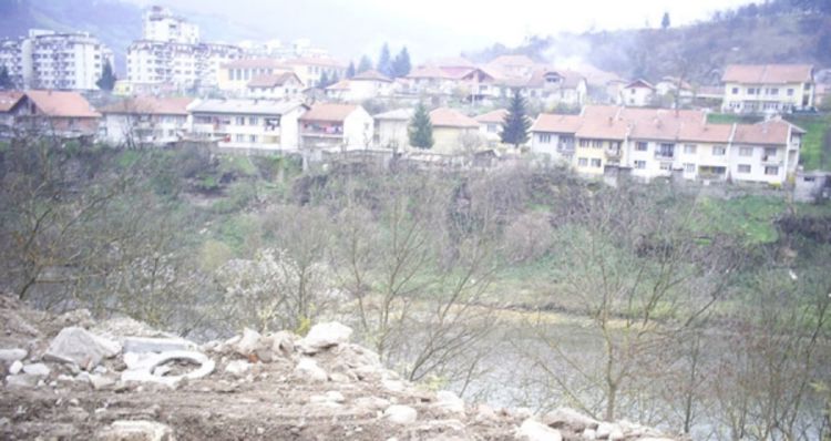 Radioaktivni otpad na obali Drine