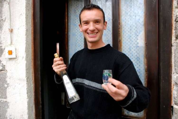 Rakija ljubavi osvaja na prvu čašicu