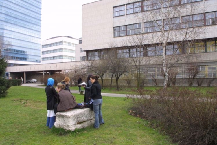 Studenti bez neophodne literature