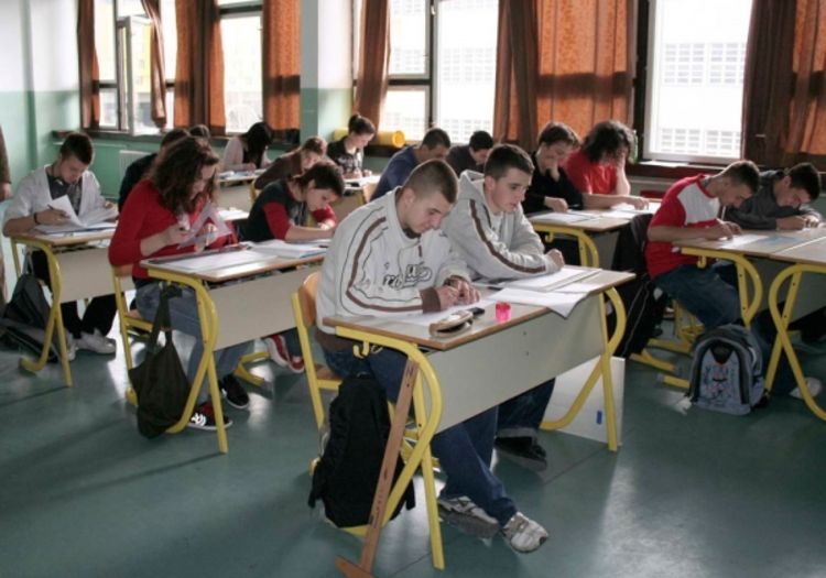 Srednjoškolci moraju polagati razliku predmeta