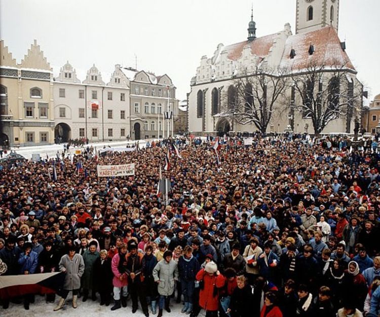 Podsjećanje na čvrst istočni zagrljaj