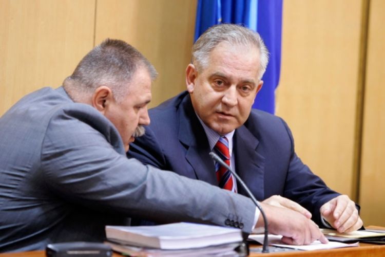 Ukidanje Božića i časti vrijedi 200 miliona kuna