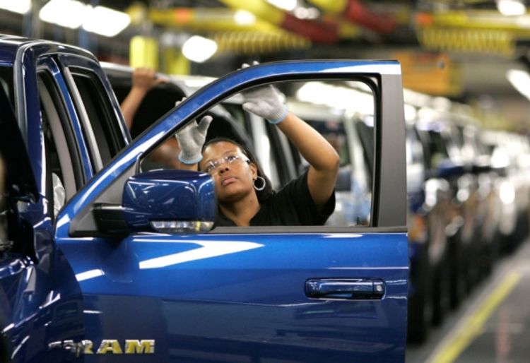 Auto-industrija SAD visi nad provalijom