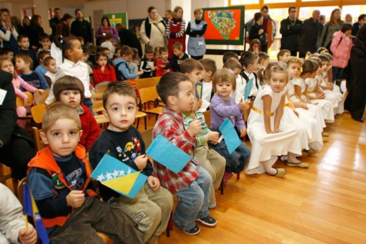 Od malih nogu razvijati ljubav prema domovini