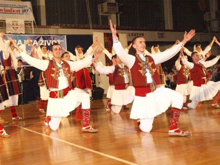 Igrom i pjesmom za život