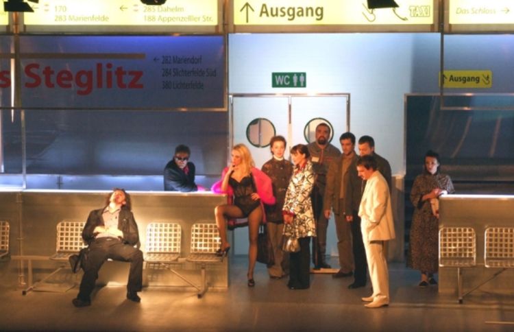 Saplitanje u krugu metroa