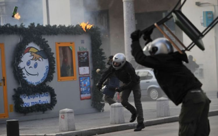 Žestoki sukobi policije i demonstranata