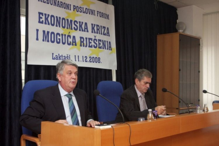 Potrebno skresati državnu potrošnju 
