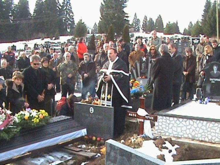 Sahranjen Branko Čučak
