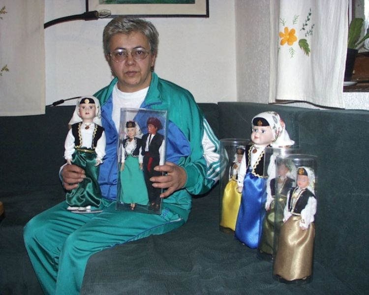 Fatima jedina šije narodne nošnje u USK