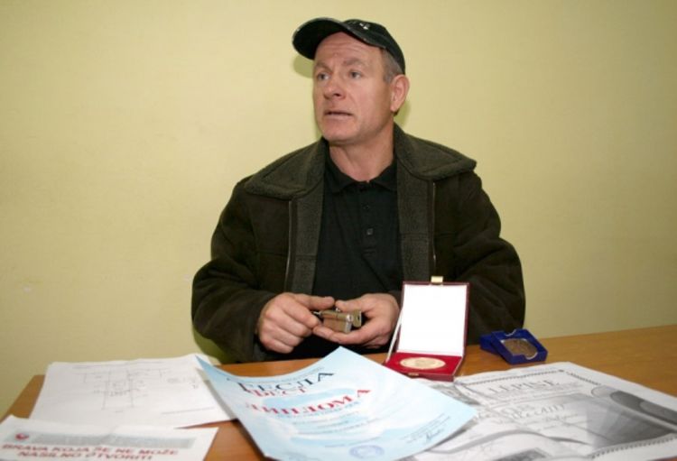 Zlatna medalja za pancirna vrata