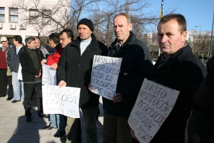 Traže rješavanje sudbine radnika