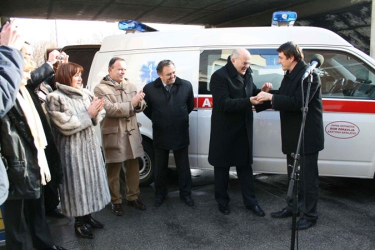 Za početak obezbijedili vozilo i kolor dopler