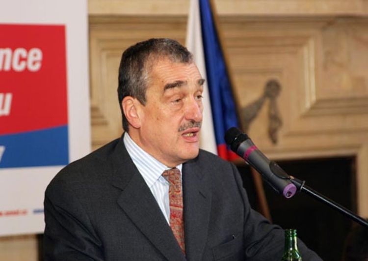 Švarcenberg: Mladić ne treba da bude uslov za Srbiju