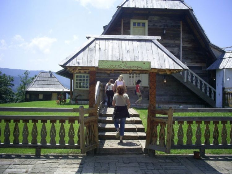 Kusturica vs. Umri muški