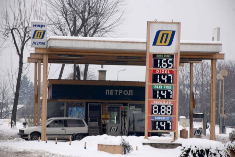 Naoružani razbojnici ukrali oko 3.200 KM