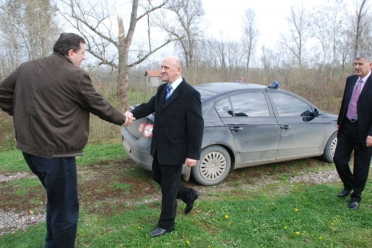 Nadležne institucije moraju usvojiti zakone