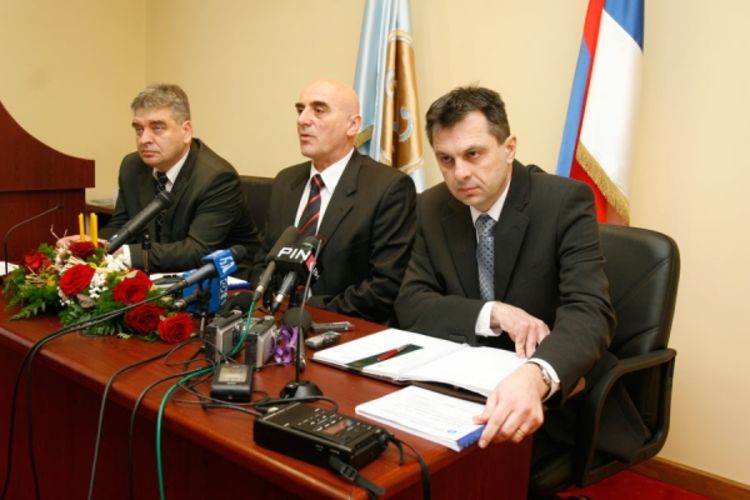 RS ne da advokate