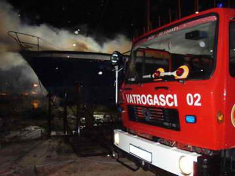 Izgorjela jahta mafijaškog kuma 