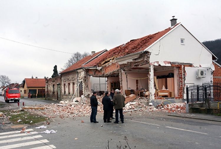Ocu Amfilohiju sprženo pola tijela u eksploziji